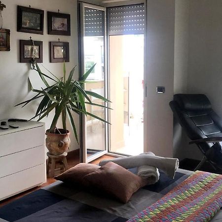 B&B Stanze Lussuose อาแวร์ซา ภายนอก รูปภาพ